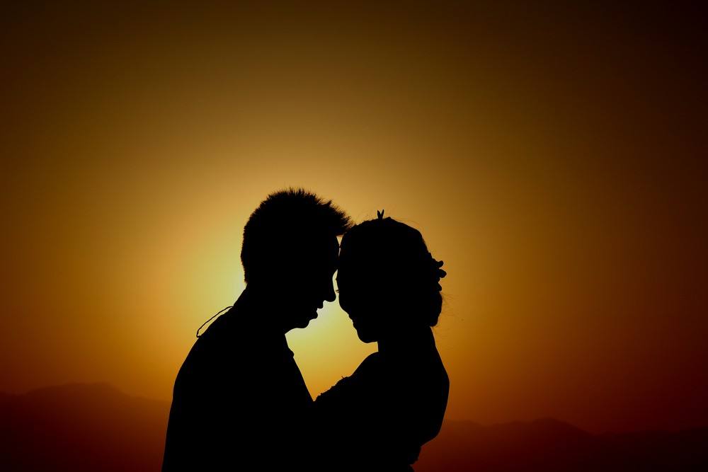 《最后一个是不是你》 作者：李佳耘 txt文件大小：406.98 KB