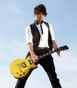 《（终极系列同人）终极之够爱》 作者：绾沙烟雨 txt文件大小：119.59 KB