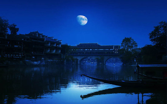 《（陆酗同人）月满西楼》 作者：四月芳菲99 txt文件大小：354.05 KB